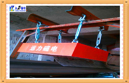 自卸式永磁除鐵器，廣東自卸式永磁除鐵器價(jià)格_內(nèi)部磁塊安裝方法_廣東自卸式永磁除鐵器價(jià)格廠家供應(yīng)型號(hào)價(jià)格
